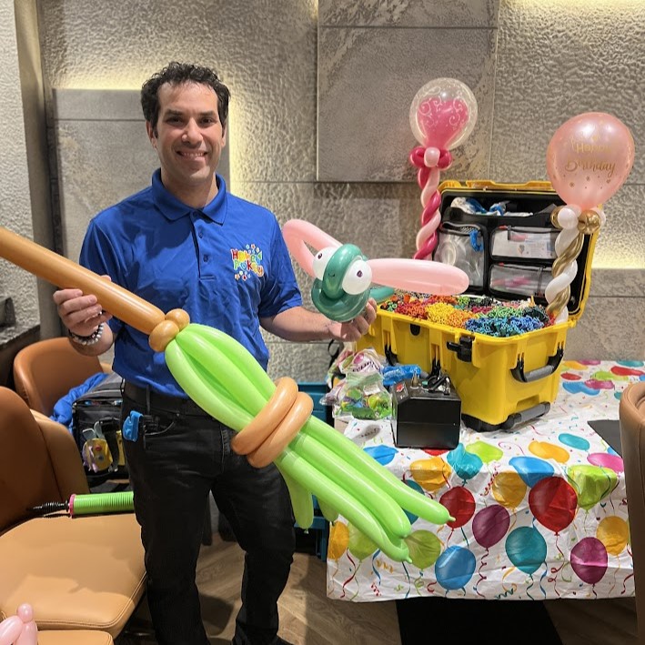 Birthday Paty Balloon Twisting