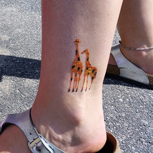 girafe cupcake glitter tattoo